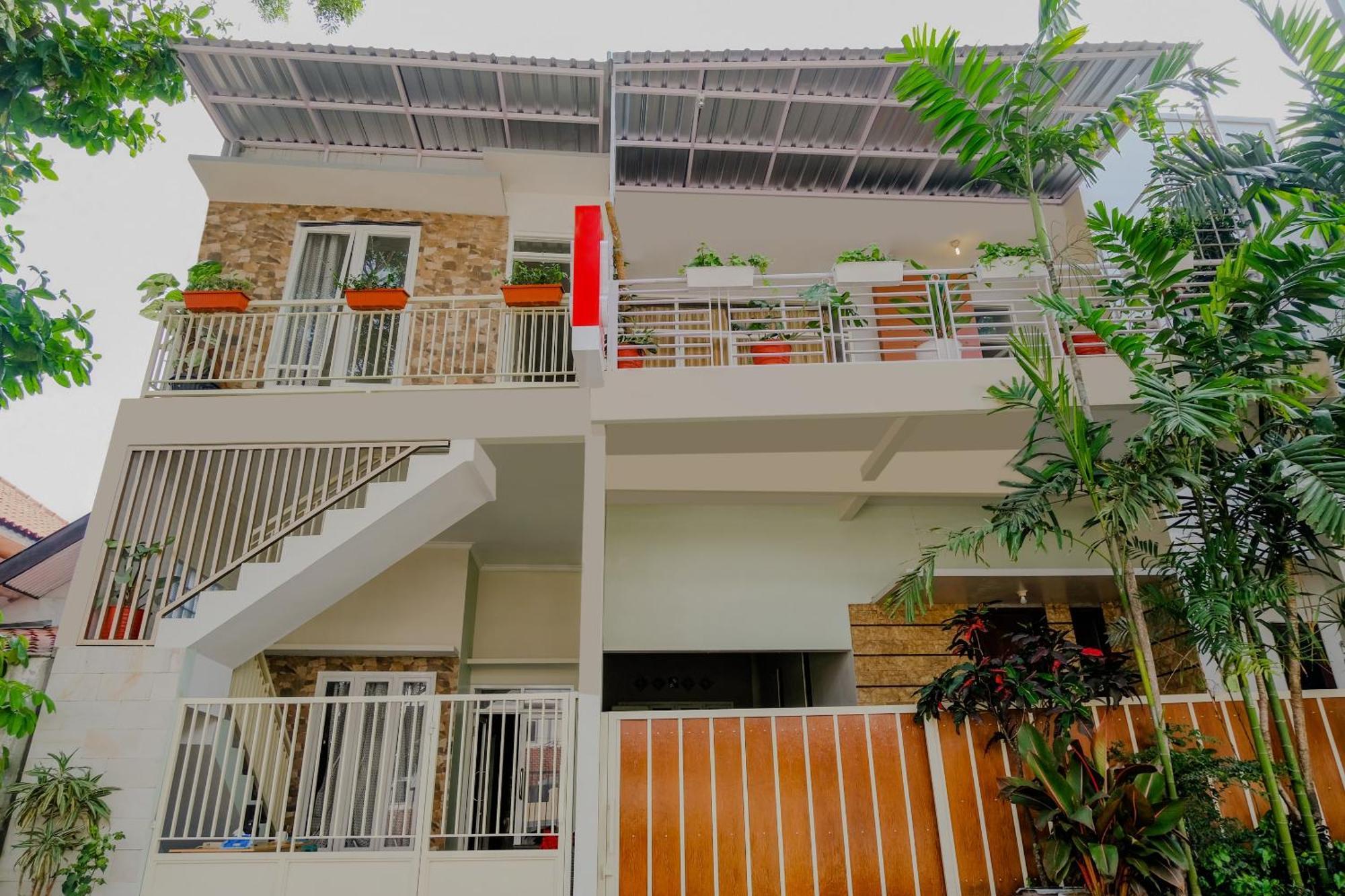 OYO 2376 Tiara Family Residence Batu (East Java) Exterior foto